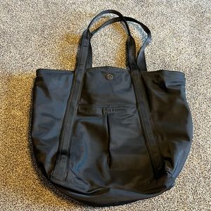 lululemon athletica black tote bag